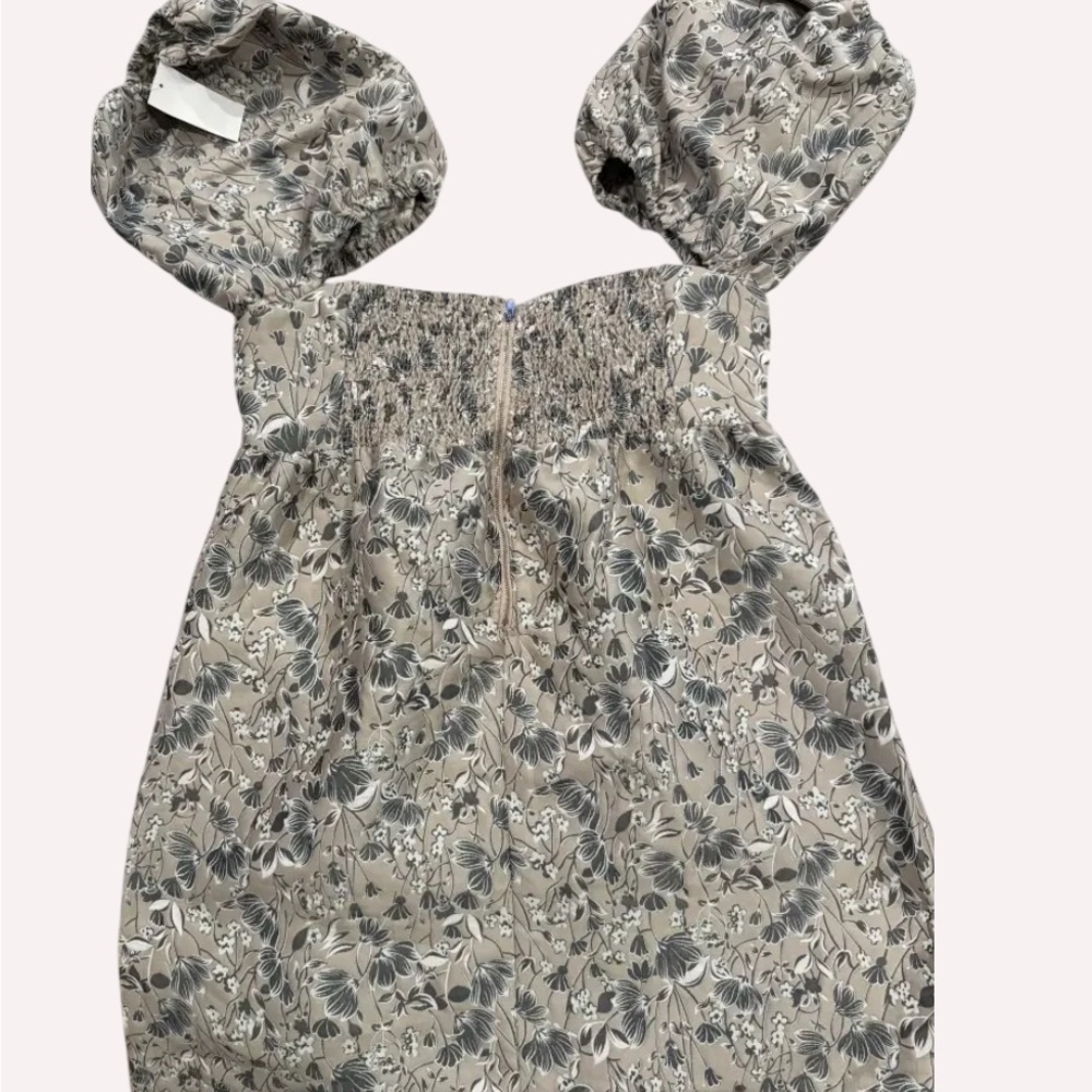 En Saison Floral Blouse in Gray and Cream